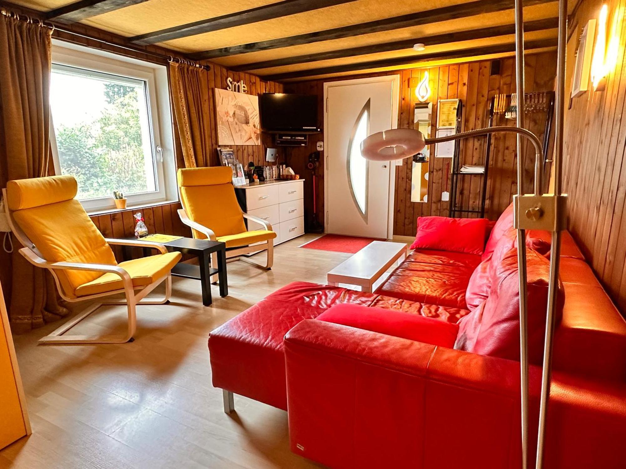 Bijouswiss " Yellow House" 欧布特森 外观 照片